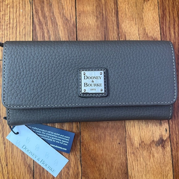 Dooney & Bourke Pebbled Leather Accordian Clutch - Picture 1 of 3